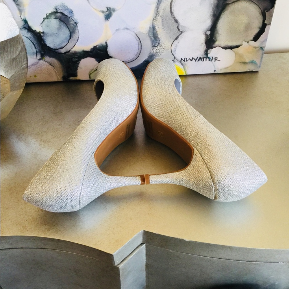 The perfect shoe for prom or a night out. - Picture 6 of 8